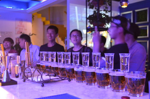 干了这100杯酒，这个万圣节来晴湾和你的homie同富有爱情俱乐部